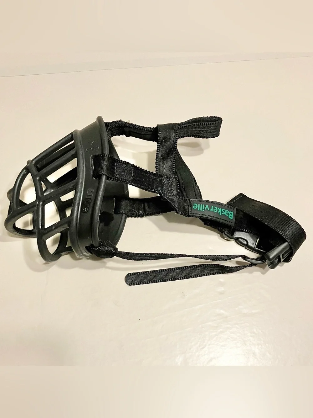 Baskerville Ultra Dog Muzzle Black, Comfortable Basket Muzzle Size 4